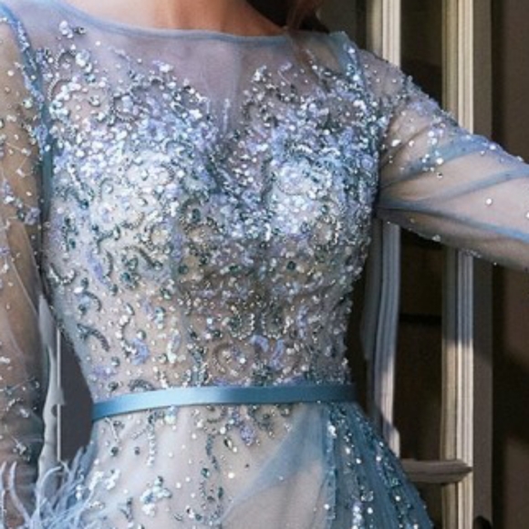 Formal dress - Picture 2 of 10